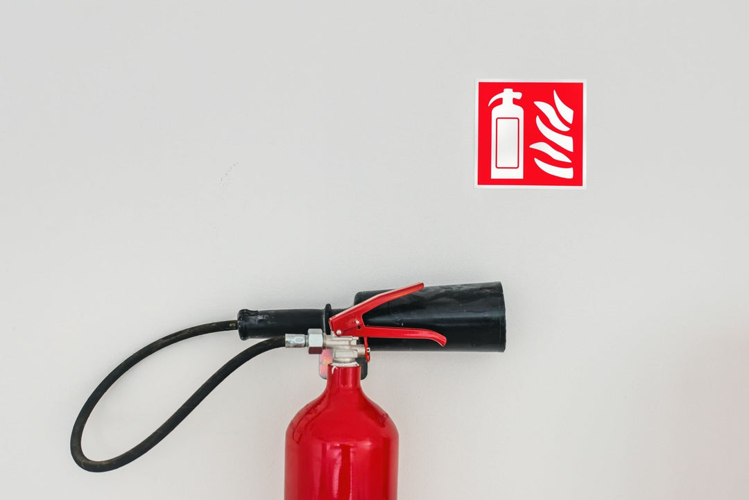 Fire Blanket vs. Fire Extinguisher: What's the Best Pick for You? - Mart Cobra