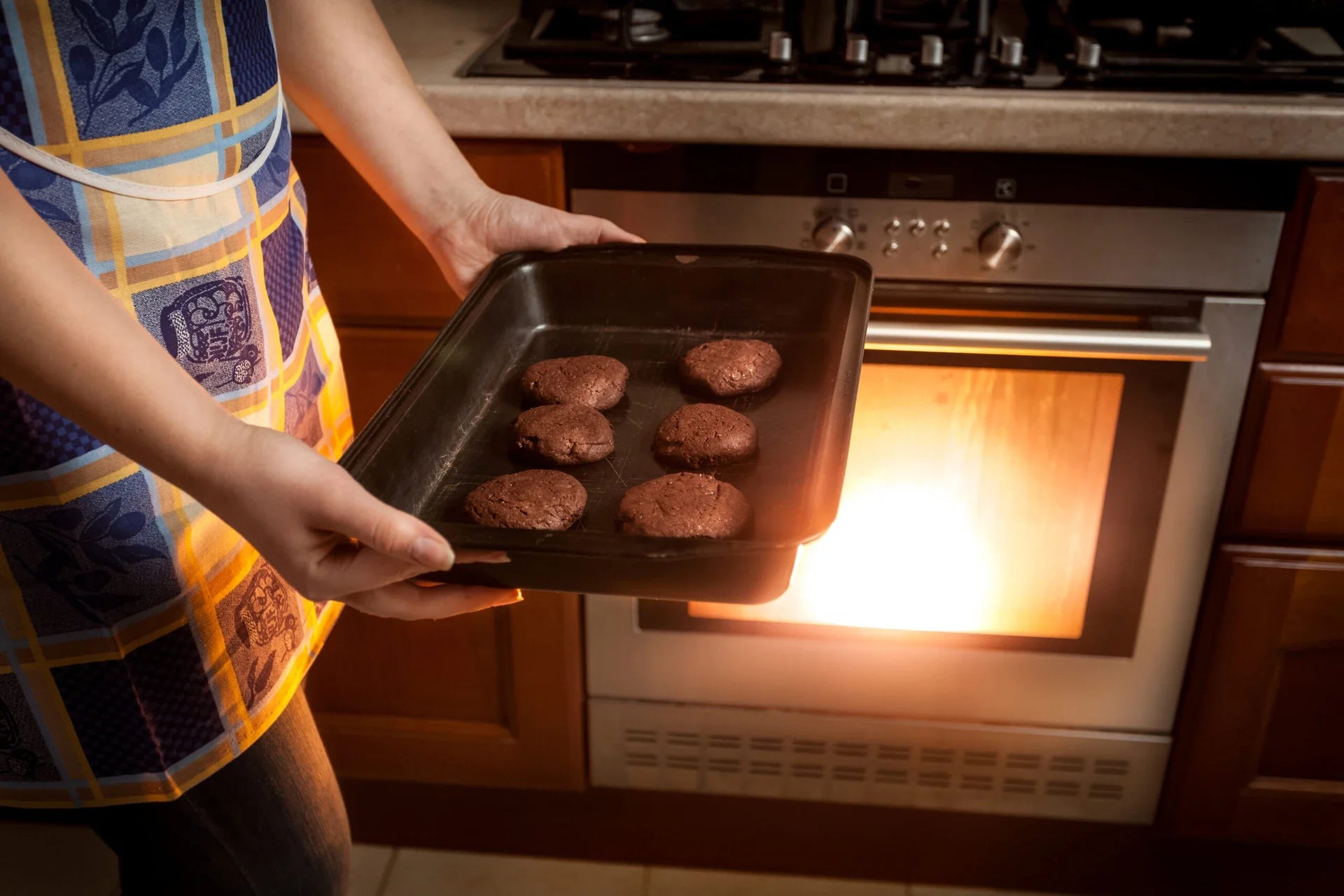 How to Prevent and Put Out Oven Fires